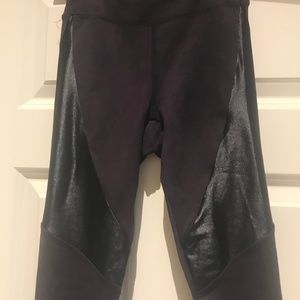 Koral Purple and black legging